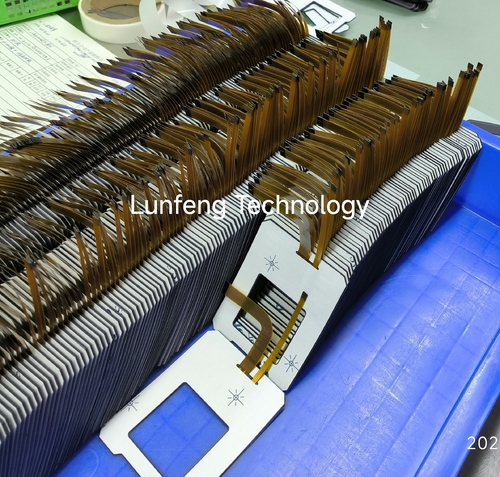 Het laatste nieuws van het bedrijf over Flexible Printed Circuit (FPC) membraanschakelaarsassemblageproces in Lunfenging